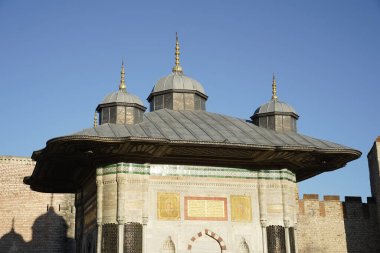 Topkapı Sarayı İstanbul, Türkiye, Antik Osmanlı konutunun dış kapısı