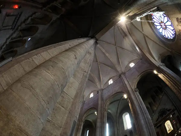 TRENTO, ITALY- 11 Şubat 2024: Trentino-Alto Adige bölgesindeki San Vigilio Katedrali.