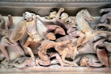 İSTANBUL, TURKEY - 7 Ocak 2024 - İstanbul Arkeoloji Müzesi. Alexander mermeri Sarcophagus boyadı.