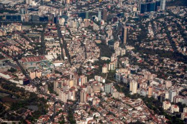Uçak panoramasından Meksika şehri hava manzarası