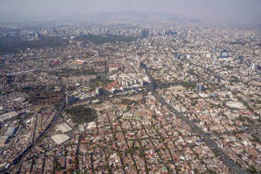 Uçak panoramasından Meksika şehri hava manzarası