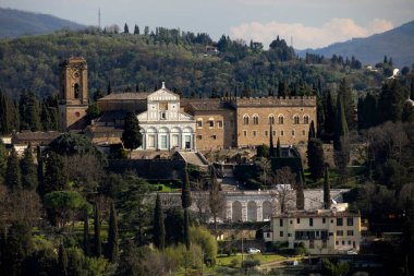 San miniato Kilisesi Florence Aerial manzarası Giotto Kulesi 'nden Santa Maria dei Fiori, Brunelleschi Dome, İtalya