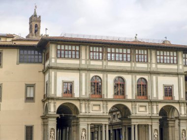 Floransa Uffizi Müzesi Arno Nehri manzaralı
