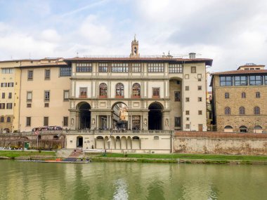 Floransa Uffizi Müzesi Arno Nehri manzaralı