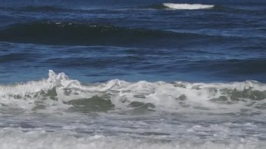 Aveiro Portekiz Atlantik Okyanusu yavaş çekim dalgaları