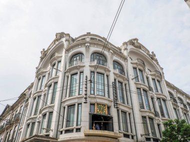 Avenida dos Aliados 'daki Rönesans binası Porto eski kasaba sokak manzaralı bina, Portekiz.