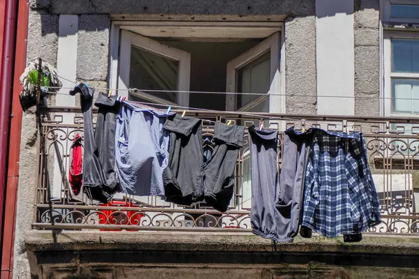 ribeira Porto eski kasaba sokak manzaralı bina, Portekiz.