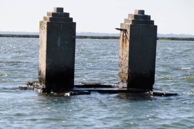 Portekiz 'in Atlantik kıyısındaki Aveiro lagünü Ria de Aveiro' da yıkılan duvar..