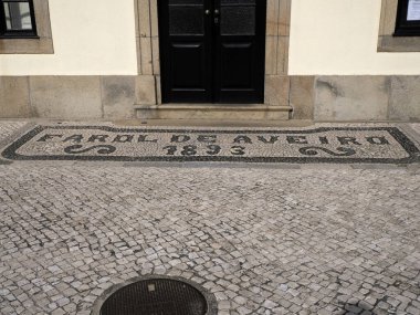 Farol de Aveiro 'da. Aveiro sahilindeki deniz feneri, Atlantik Okyanusu 'nun önünde, Portekiz' in en büyüğü.