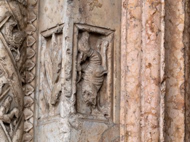 Verona Kubbesi Katedral Kilisesi dış heykeller İtalya 'da detay