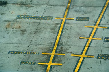 BOGOTA, COLOMBIA - 11 Temmuz 2024 - El Dorado havaalanı operasyonları Hava planları, kargo ve işçiler