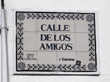Bogota Kolombiya sokak tabelası Calle de los amigos (Friends Street).