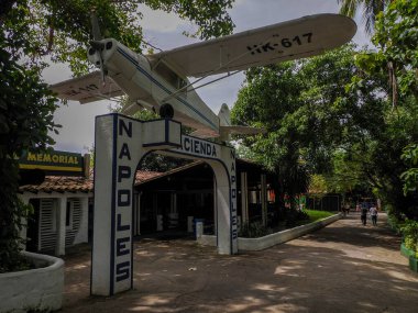 DORADAL, COLOMBIA - 07 Temmuz 2024 - Hacienda Napoles, Pablo Escobar 'ın bilinen malı, şimdi kurbanların anısına müze