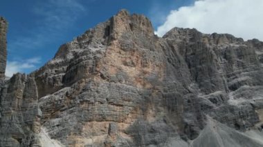 Lagazuoi Dağı, Kuzey İtalya 'nın Trentino kentindeki Dolomites Dağı manzarası..