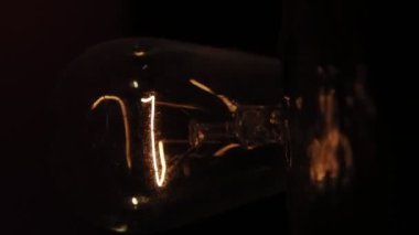 Yanıp sönen ampulü kapat.