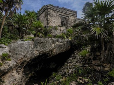 Tulum Maya 'daki Cenote House tarihi arkeolojik sitesi Yucatan Meksika' yı mahvediyor.