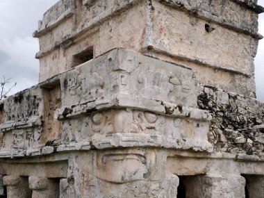 Frescos Tulum Maya Tapınağı tarihi arkeolojik alanı Yucatan Meksika 'yı harap ediyor.