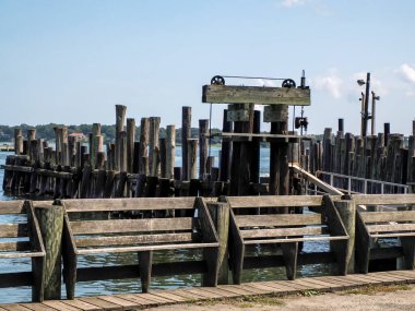 Greenport, Long Island, New York Panorama 'daki ahşap iskele.