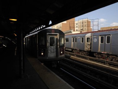 New York Şehri Bronx metro istasyonu