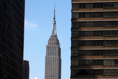 New York Manhattan manzaralı East River tekne gezisi detaylarıyla gökdelen
