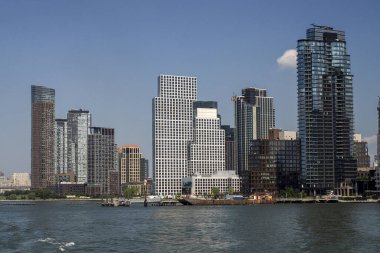 New York Queens manzaralı East River tekne gezisi