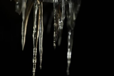 Laponya 'daki Kota Kabini' nin dışında buz gibi soğuk kış gecelerinde