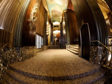 CINCINNATI, ABD - SEPTEMBER 4 2024 - Art Deco tarihi Carew Tower binası 1930 yılında inşa edilmiş lüks bir konaktır