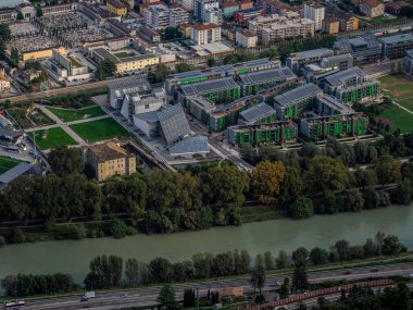İlham Müzesi Trento kasabası Sardagna teleferiğinden hava görüntüsü