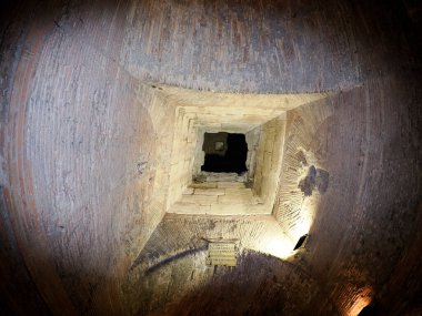 ROMA, İtalya - 28 Kasım 2024 - Castel Sant 'Angelo Castle iç mekan