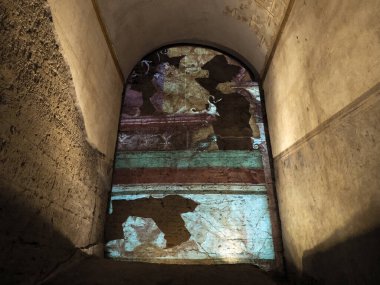 ROME, ITALY - 30 Kasım 2024 - İmparatorluk forumları Augusto ve Livia evleri yeni bir 3D deneyim teknolojisiyle halka yeniden açıldı