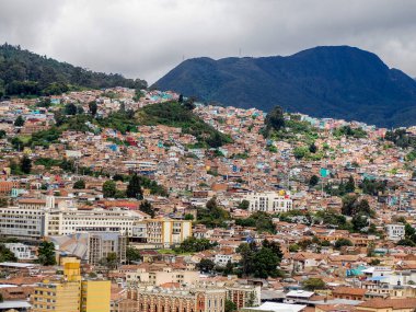 Bogota Kolombiya 'nın tarihi bölgesi Candelaria' nın gökdeleninden hava manzarası