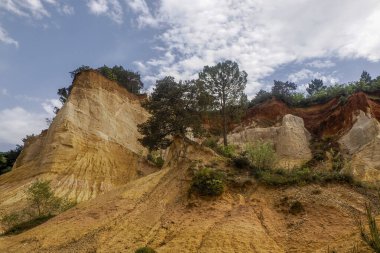 Colorado Ocher Kanyonu. Fransa 'nın Provence bölgesinde.