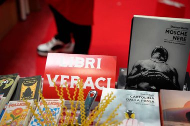 TORINO, ITALY - 15 Mayıs 2025 - Lingotto Fiere Torino 'daki Salone Internazionale del Libro (Uluslararası Kitap Fuarı) okuma ve fikirler dünyasının en önemli İtalyan festivalidir.