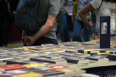 TORINO, ITALY - 15 Mayıs 2025 - Lingotto Fiere Torino 'daki Salone Internazionale del Libro (Uluslararası Kitap Fuarı) okuma ve fikirler dünyasının en önemli İtalyan festivalidir.