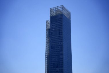 Turin İtalya modern gökdelen detayı lingotto bölge görüntüsü mavi