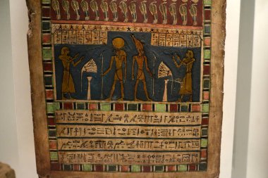 TURIN, İtalya - 14 Mayıs 2025 - Mısır müzesi dünyanın en önemli ikinci Mısır kolleksiyonu olarak kabul edilir. Amon ra stela