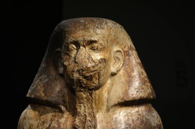 TURIN, İtalya - 14 Mayıs 2025 - Mısır müzesi dünyanın en önemli ikinci Mısır kolleksiyonu olarak kabul edilir. Uakha heykeli