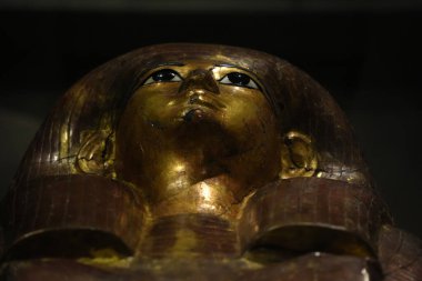 TURIN, İtalya - 14 Mayıs 2025 - Mısır müzesi dünyanın en önemli ikinci Mısır kolleksiyonu olarak kabul edilir. Lahit.