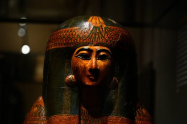 TURIN, İtalya - 14 Mayıs 2025 - Mısır müzesi dünyanın en önemli ikinci Mısır kolleksiyonu olarak kabul edilir. Lahit.