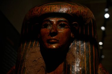 TURIN, İtalya - 14 Mayıs 2025 - Mısır müzesi dünyanın en önemli ikinci Mısır kolleksiyonu olarak kabul edilir. Lahit.