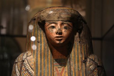 TURIN, İtalya - 14 Mayıs 2025 - Mısır müzesi dünyanın en önemli ikinci Mısır kolleksiyonu olarak kabul edilir. Lahit.