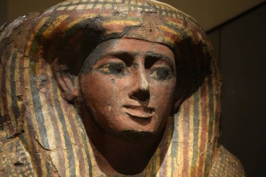 TURIN, İtalya - 14 Mayıs 2025 - Mısır müzesi dünyanın en önemli ikinci Mısır kolleksiyonu olarak kabul edilir. Lahit.