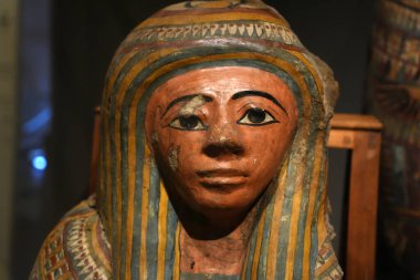 TURIN, İtalya - 14 Mayıs 2025 - Mısır müzesi dünyanın en önemli ikinci Mısır kolleksiyonu olarak kabul edilir. Lahit.