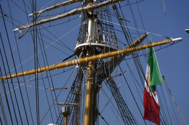 GENOA, İtalya - 11 Haziran 2025 - Denizde geçen yaklaşık iki yılın ardından, İtalyan Donanması 'nın eğitim gemisi Amerigo Vespucci 10 Haziran 2025' te Cenova 'ya döndü ve 5 kıtadaki 30' dan fazla ülkeye dokundu..