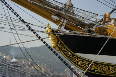 GENOA, İtalya - 11 Haziran 2025 - Denizde geçen yaklaşık iki yılın ardından, İtalyan Donanması 'nın eğitim gemisi Amerigo Vespucci 10 Haziran 2025' te Cenova 'ya döndü ve 5 kıtadaki 30' dan fazla ülkeye dokundu..