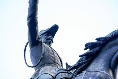 Carlo Alberto 'nun İtalya' daki heykelinin ayrıntıları