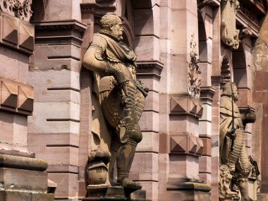 Almanya 'daki Antik Heidelberg Ortaçağ şatosunun heykel detayları