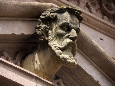 Almanya 'daki Antik Heidelberg Ortaçağ şatosunun heykel detayları