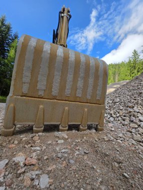 Yürüyen merdiven kovası detayı. Kapatın.