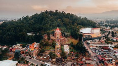 Meksika Eyaleti Metepec 'in anıtsal sunumunun hava fotoğrafçılığı